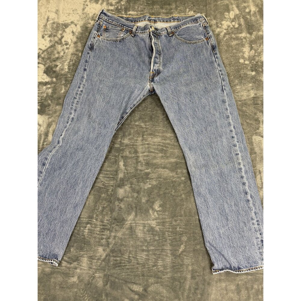 Levis 501 Mens  Jeans Size 38x29  Light Wash Button Fly Denim